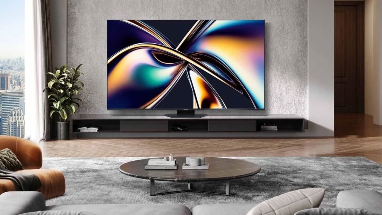 Curved TV Alan Yerler